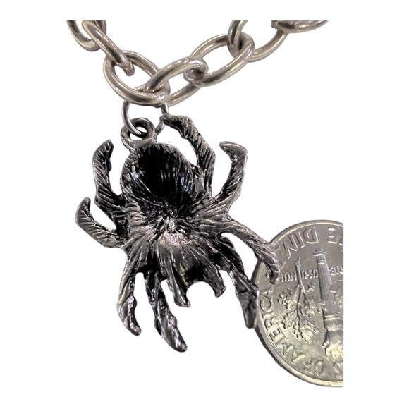 Silver Chain Bracelet with Spider Charm Halloween - Picture 4 of 4